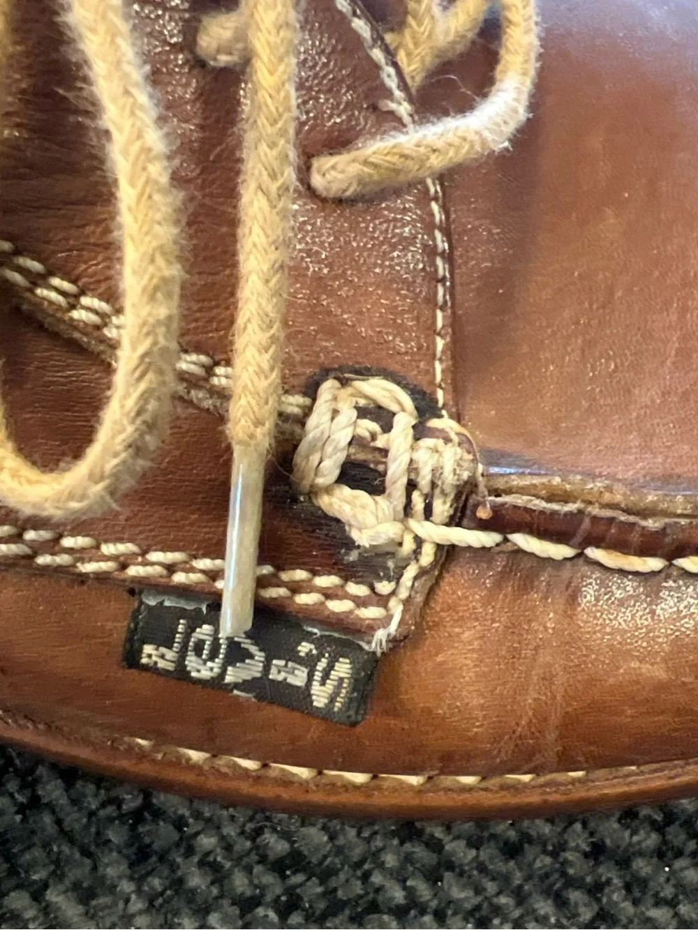 Vtg Levi's Brown Leather Cutlass Boat Shoes with Contrast Laces
